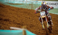 九游娱乐-库里进攻端无人可挡，湖人最后时刻击败广厦队