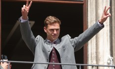 九游体育APP下载-拜仁慕尼黑队员在德国足球联赛中崭露头角