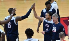 九游娱乐官方网站-美国男篮鏖战76人，哈里斯统治全场