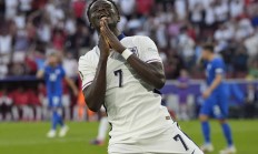 九游体育直播-英格兰队创造历史，首次杀入欧洲杯决赛