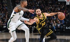 九游体育APP下载-雄鹿遭逆转，再次不敌勇士，库里再度成为绝对核心的简单介绍