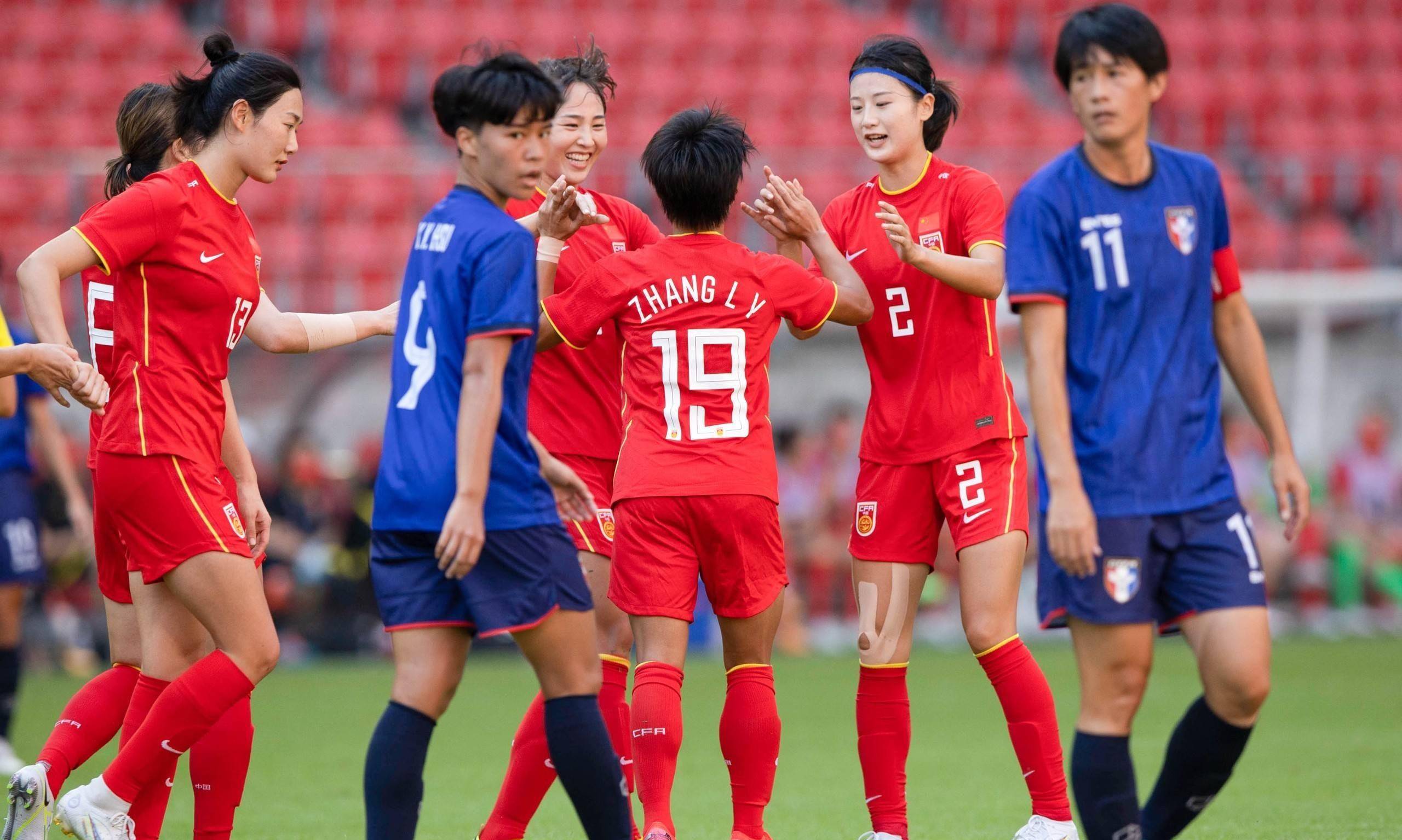女足国家队备战国际比赛，争夺荣誉