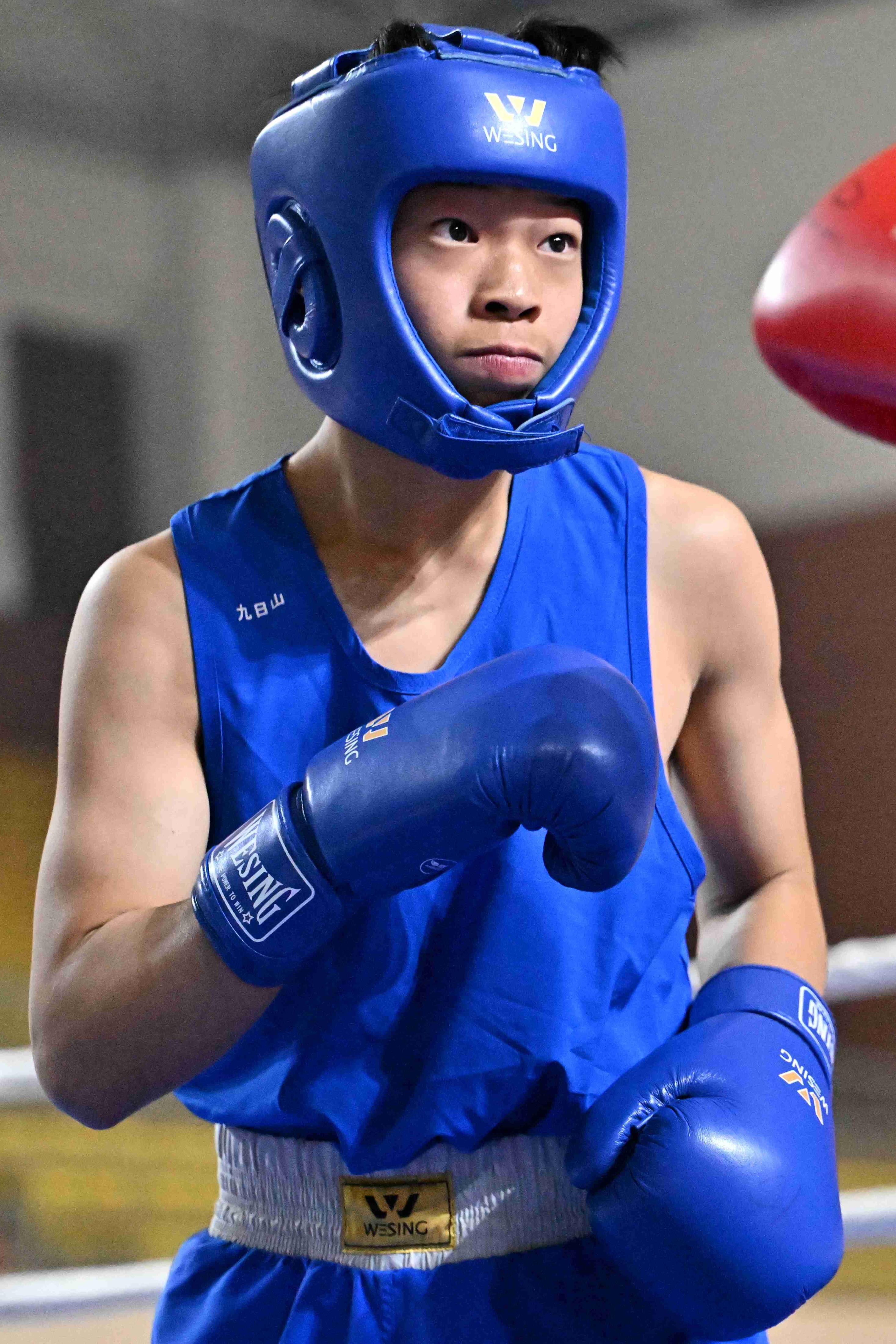 竞技风采！选手瞩目登场，搏击赛场