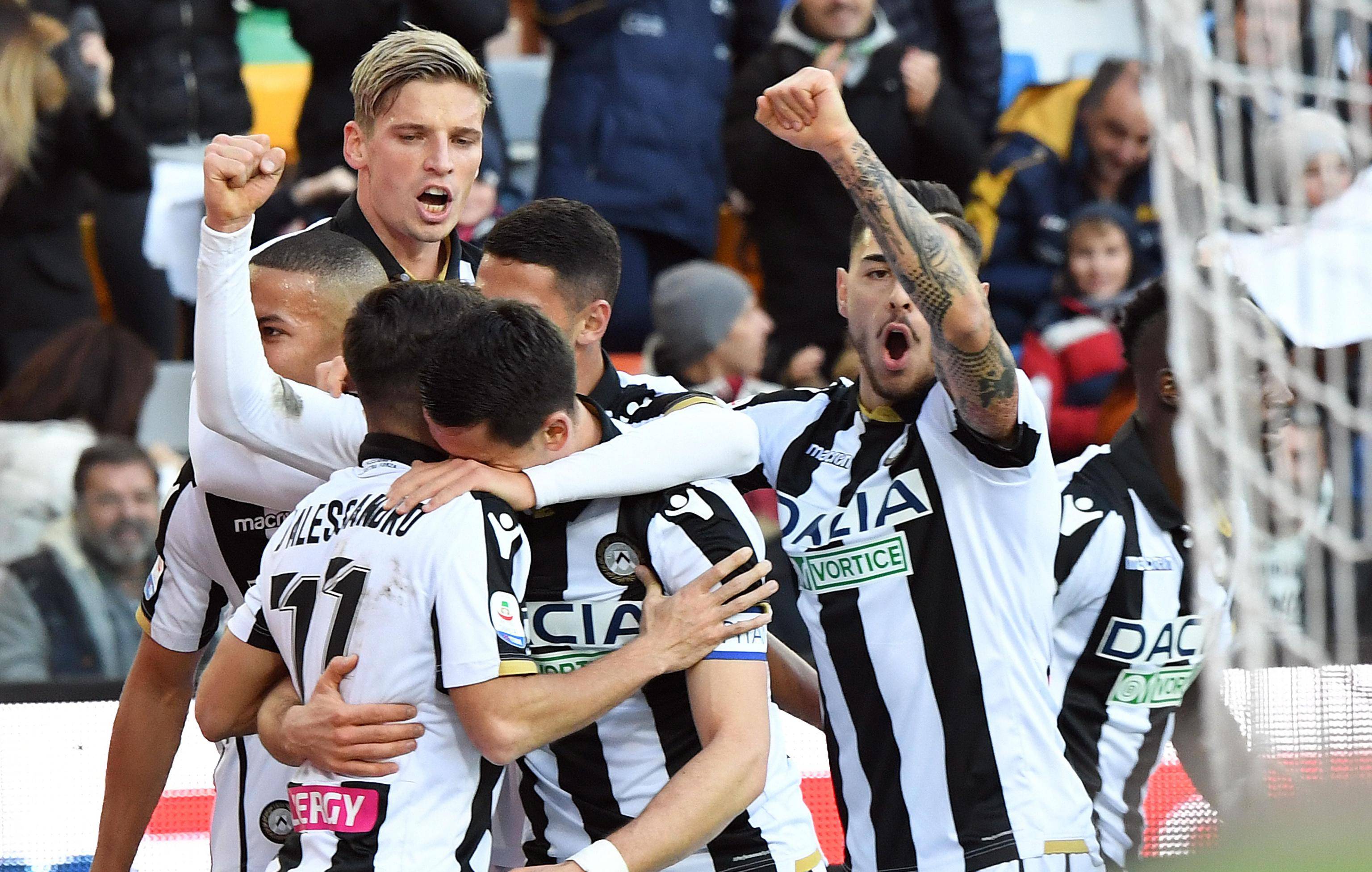 乌迪内斯中场受伤下场，影响球队节奏