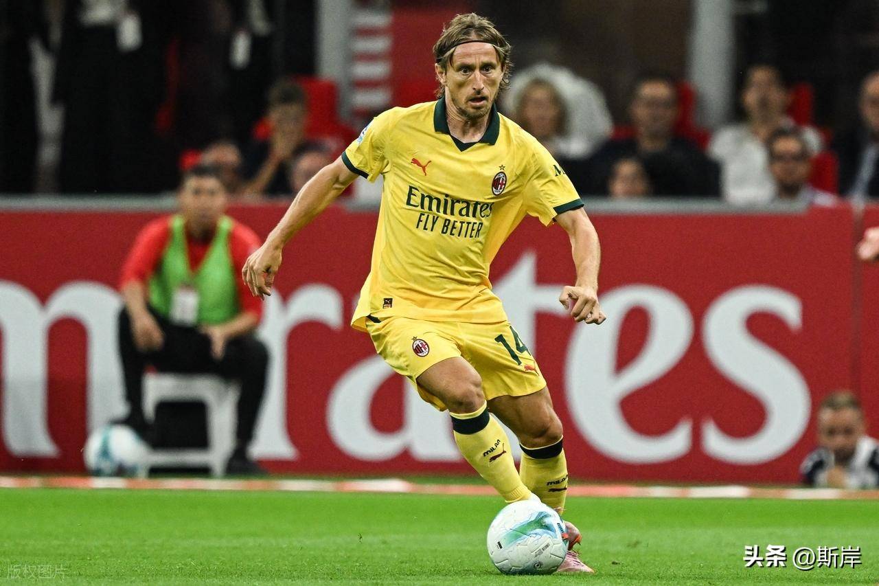 乌迪内斯中场受伤下场，影响球队节奏