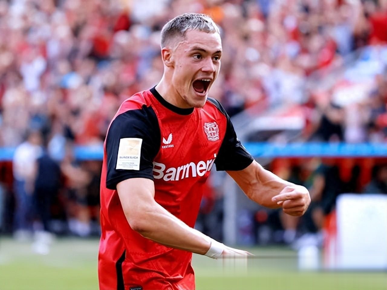 勒沃库森完胜英格兰，范佩西关键制胜的简单介绍