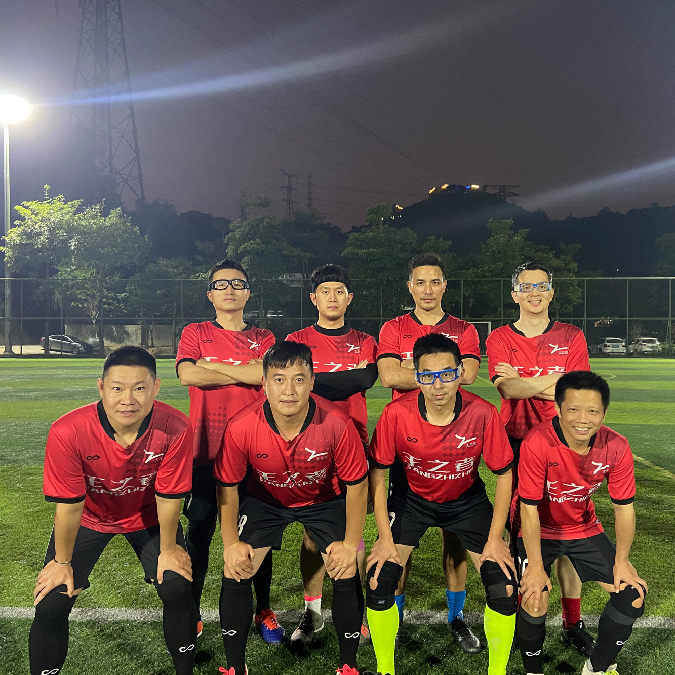 众志成城，势不可挡的足球风暴