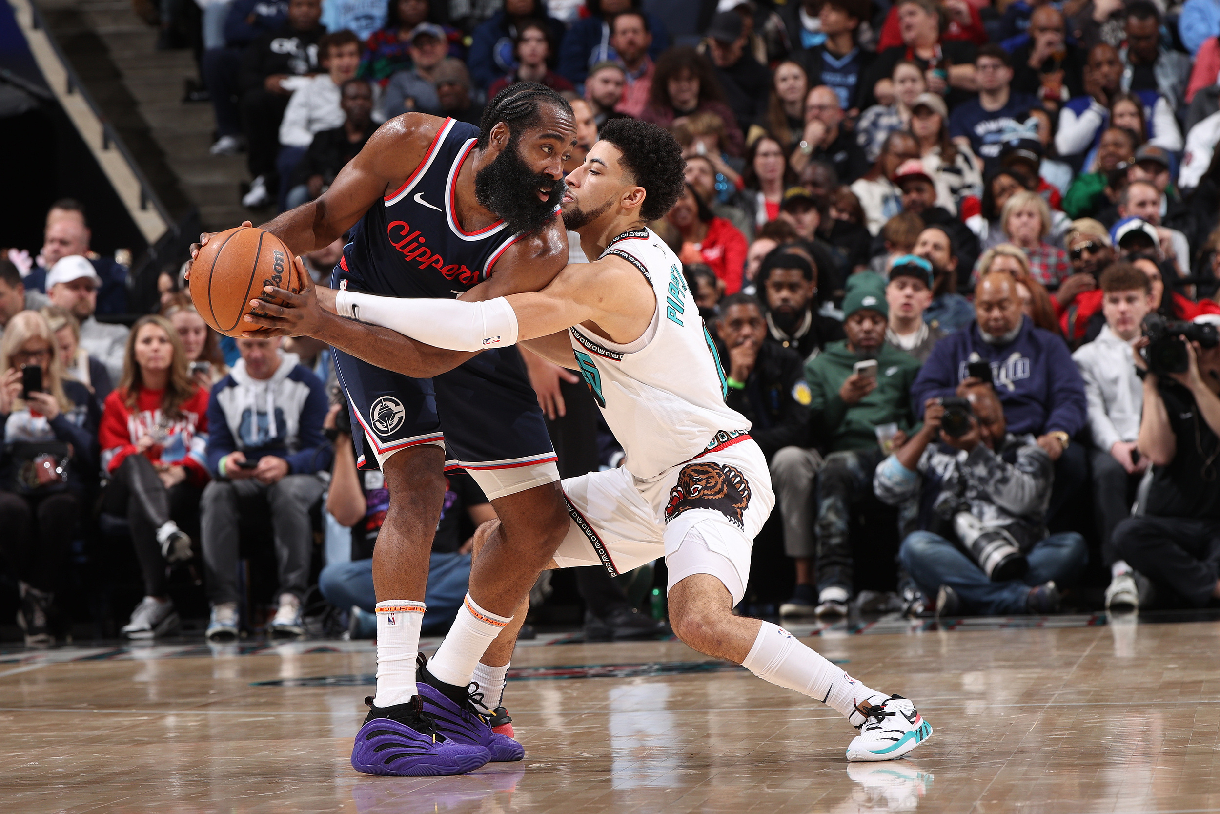 快船客场战胜小牛，哈雷尔表现出色攻防俱佳的简单介绍