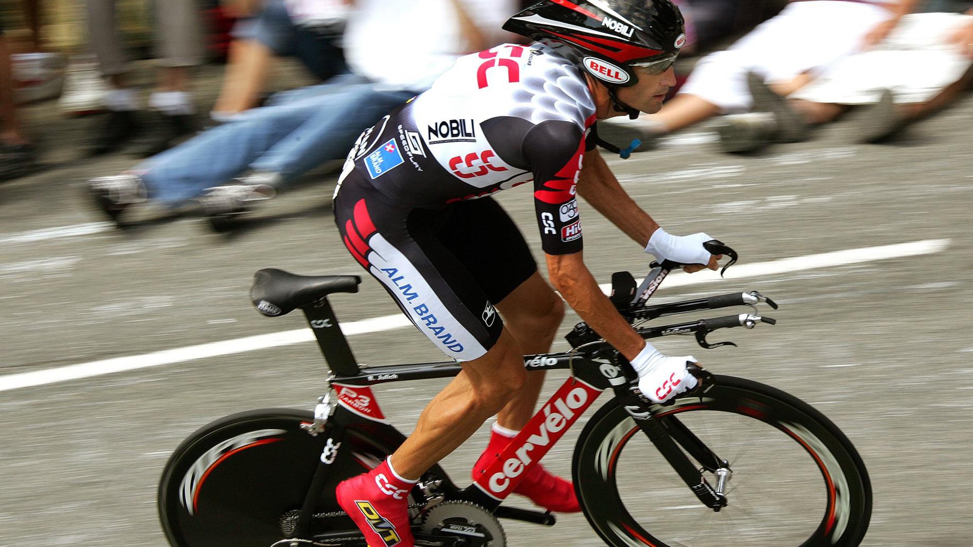 紫金风暴席卷东北，湖人跨洋制霸，辽宁抢七梦碎